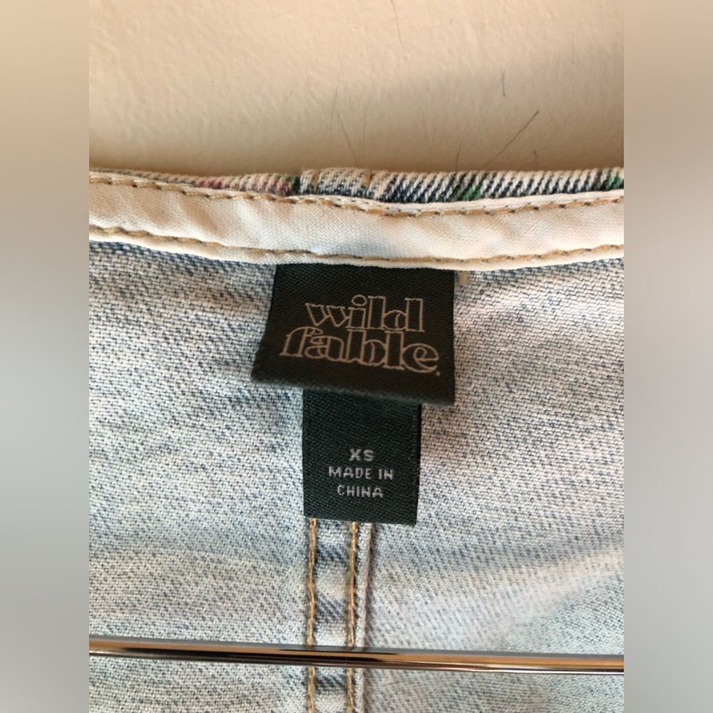 5/$15 📳 Wild Fable | New Cropped Denim Top - Picture 5 of 5